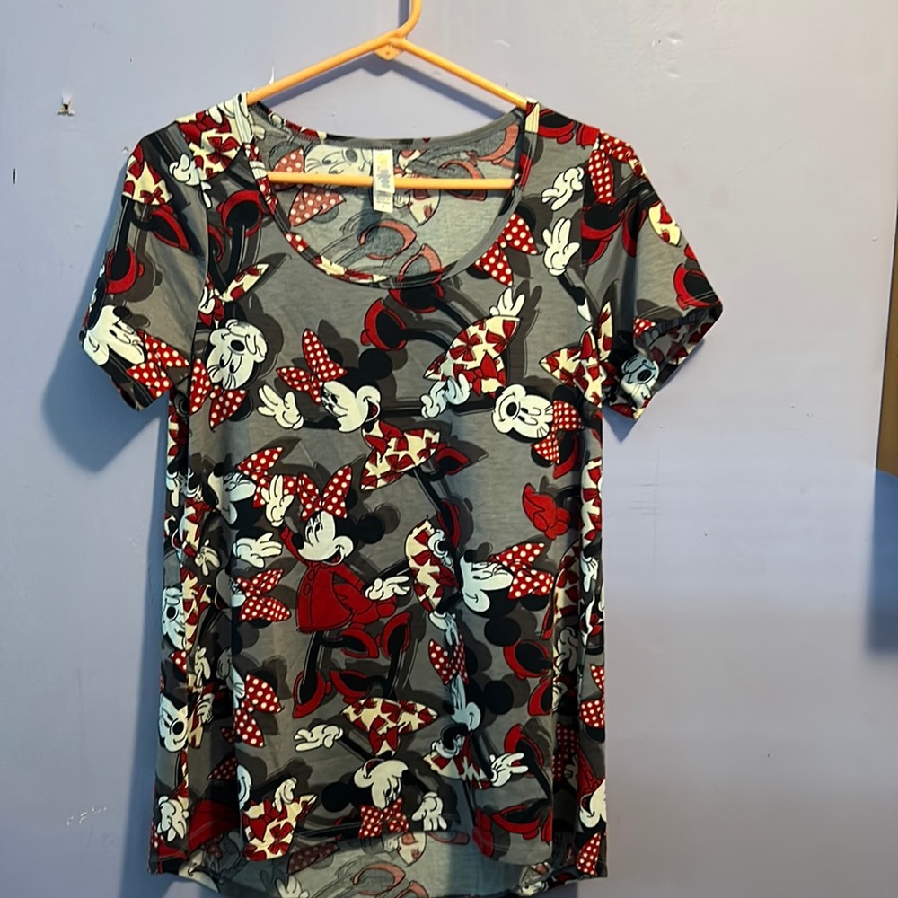 Minnie Mouse tee shirt.